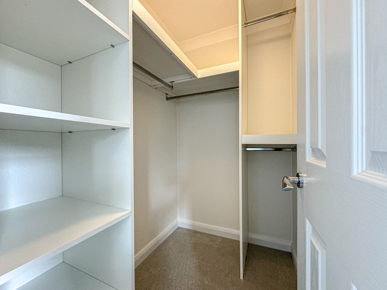 Walk-in wardrobe