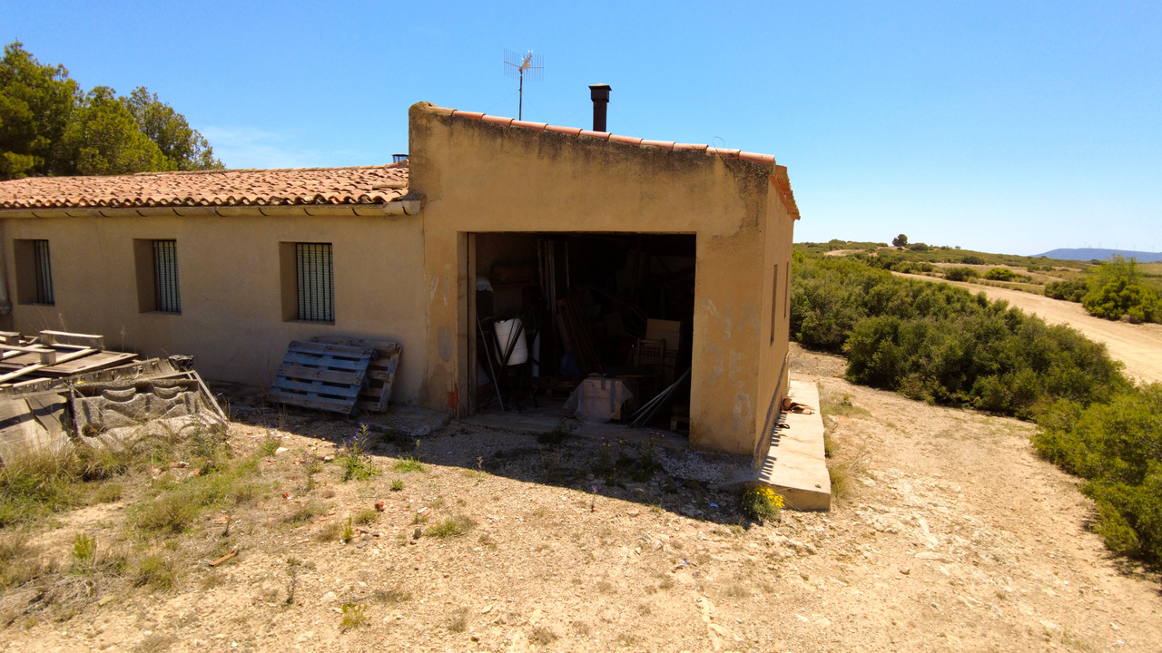 Olive Grove Estates agency inmobilliario off grid property self sufficient Almansa Alicante inland (