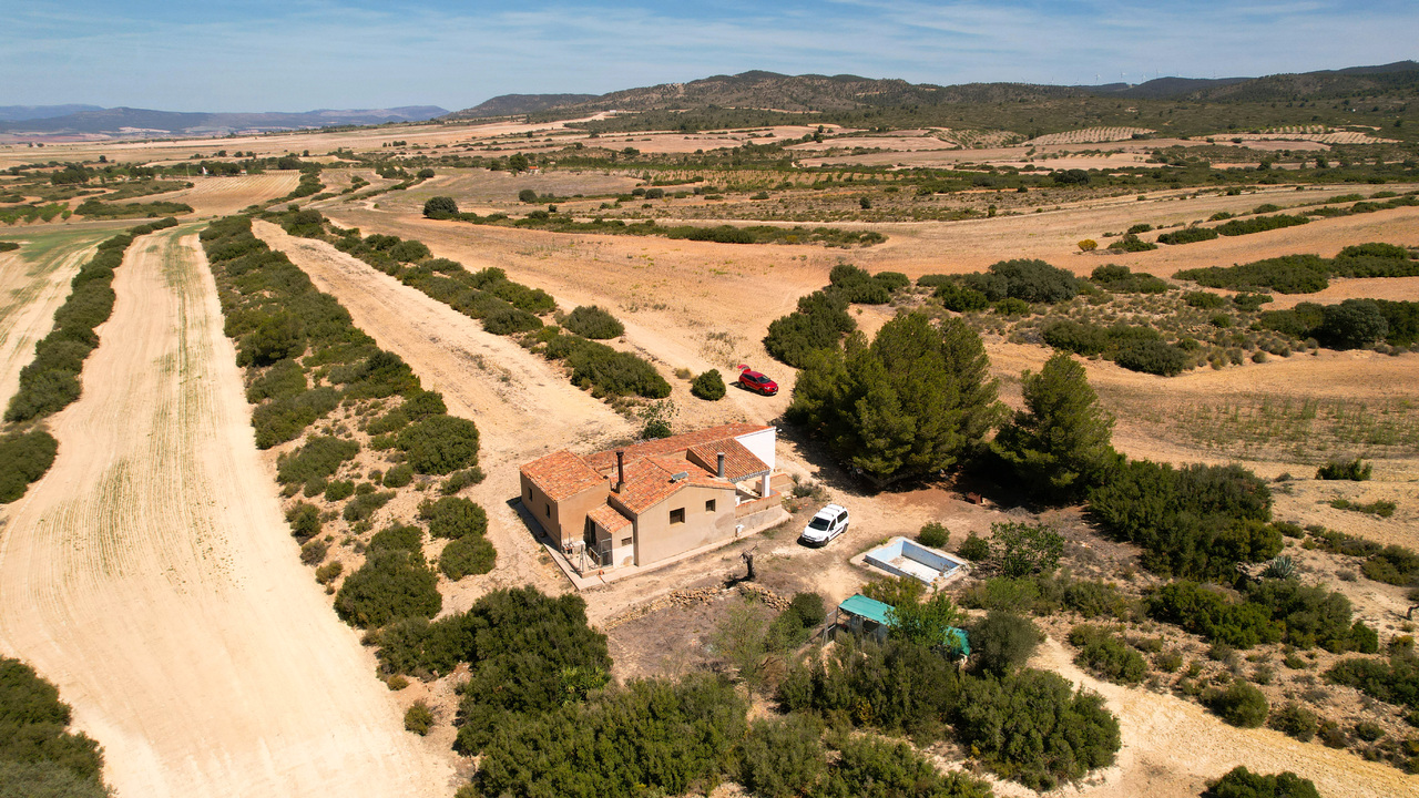 Olive Grove Estates agency inmobilliario off grid property self sufficient Almansa Alicante inland (