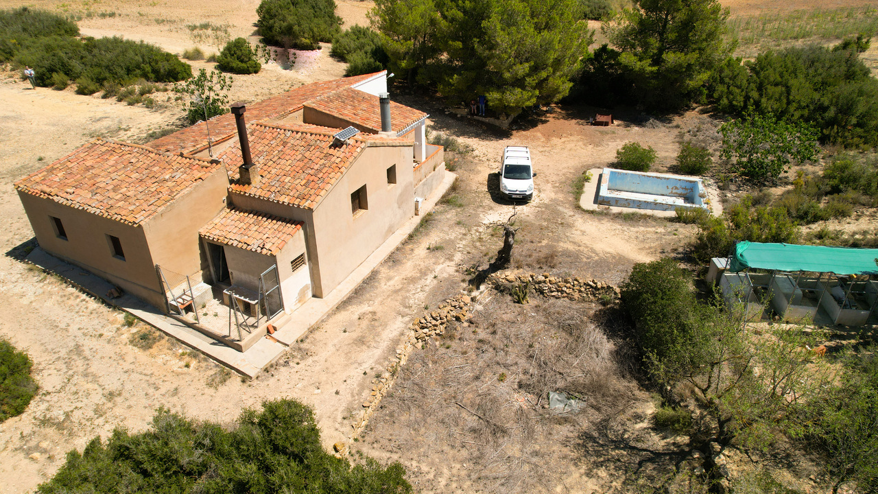 Olive Grove Estates agency inmobilliario off grid property self sufficient Almansa Alicante inland (