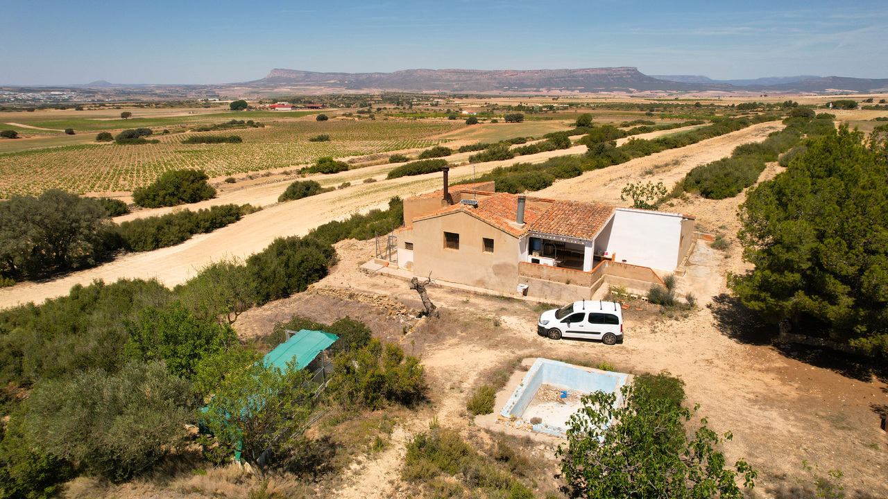 Olive Grove Estates agency inmobilliario off grid property self sufficient Almansa Alicante inland (