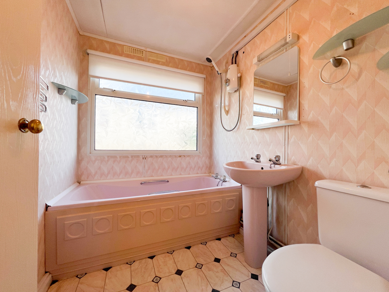 47 Bovingdon Park - bathroom