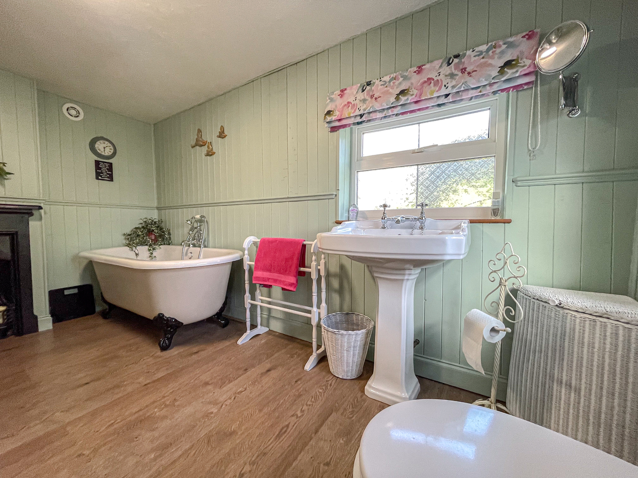 1 Church Cottages - Bathroom