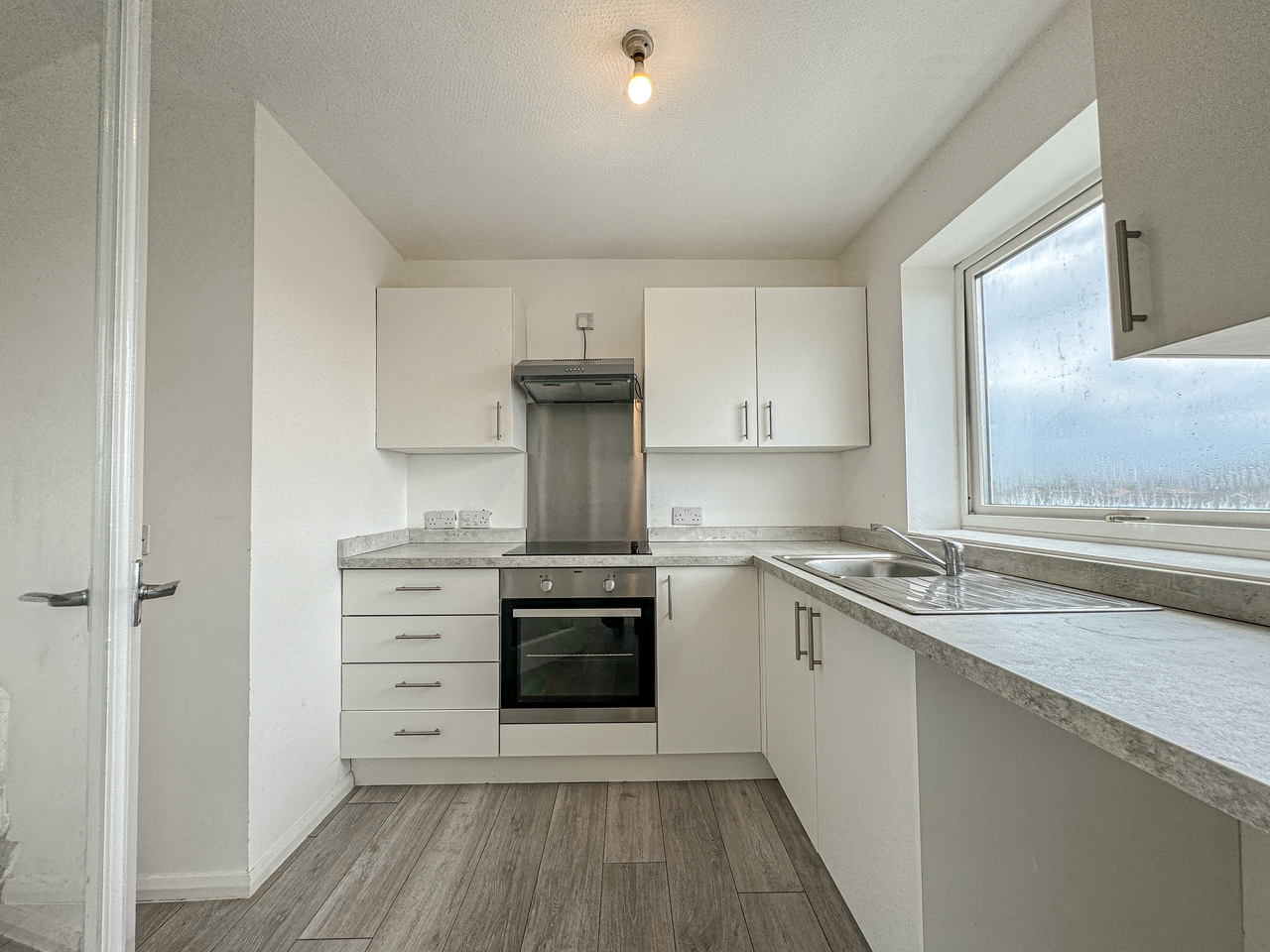 11 Crest Court - Kitchen