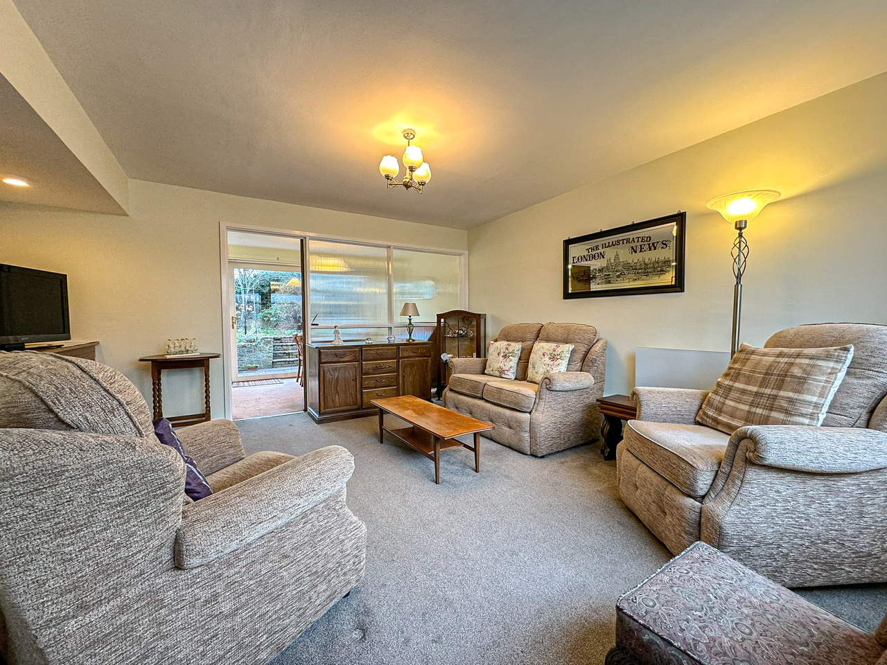 41 Beaufort Avenue - Living room (2)