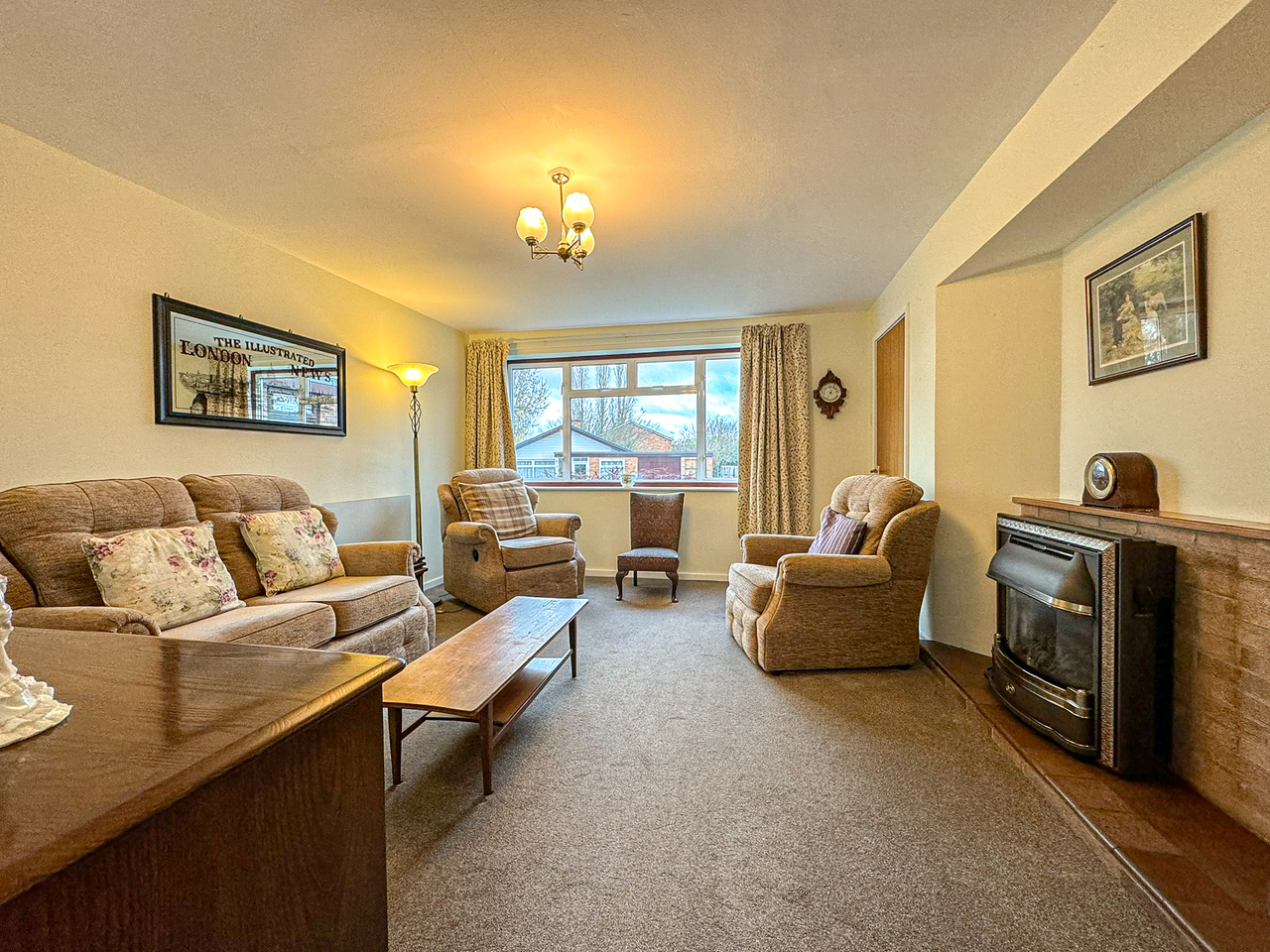 41 Beaufort Avenue - Living room