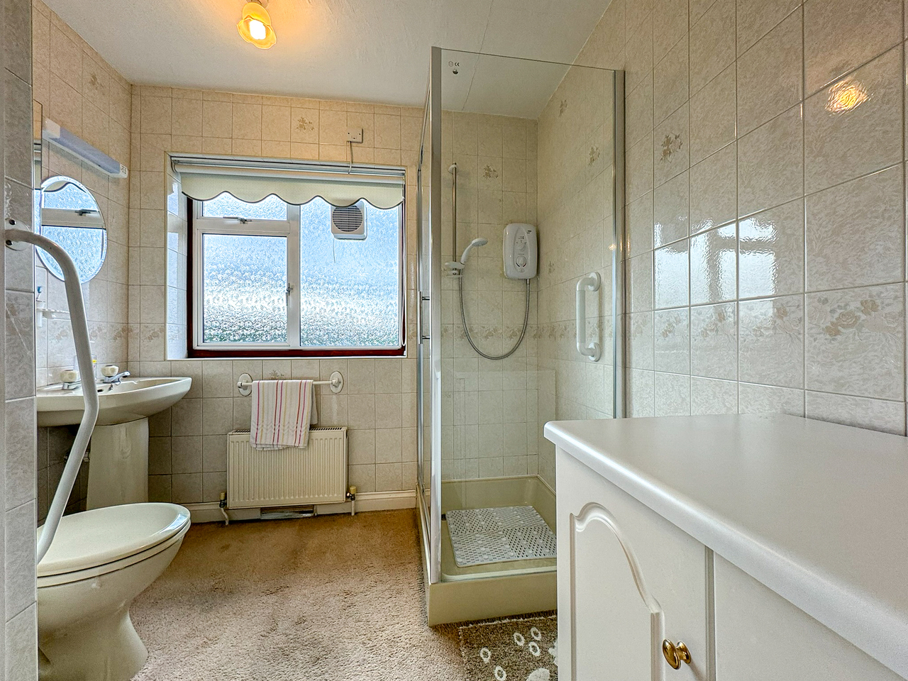 41 Beaufort Avenue - Shower room