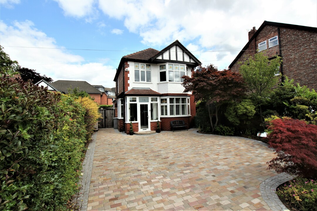 Queens Road, Urmston Property Details