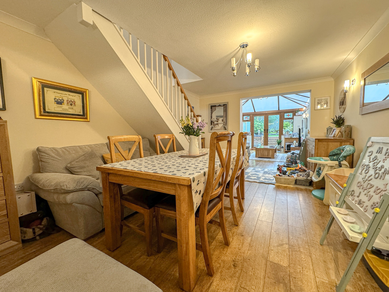 15 Mulberry Close - Living room