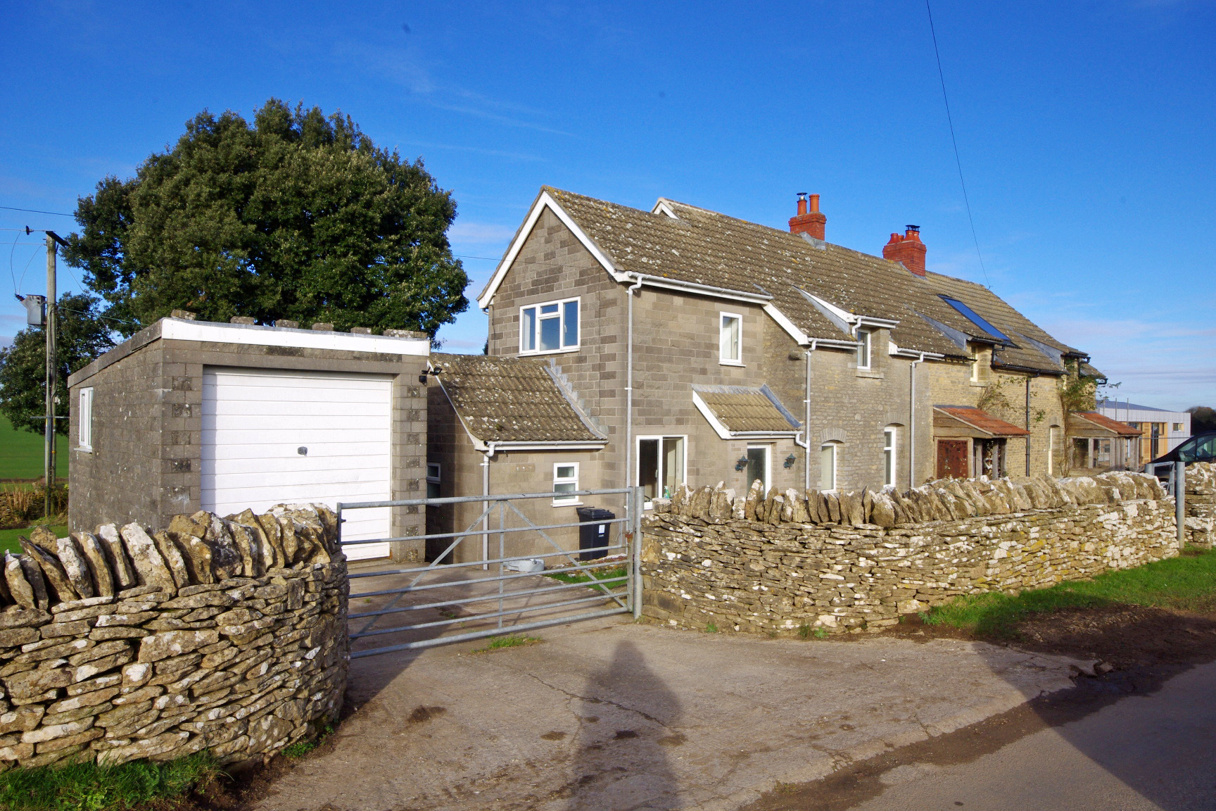 £1,200 PM 3 bed Cottage Marshfield, S. Glos Davis Meade