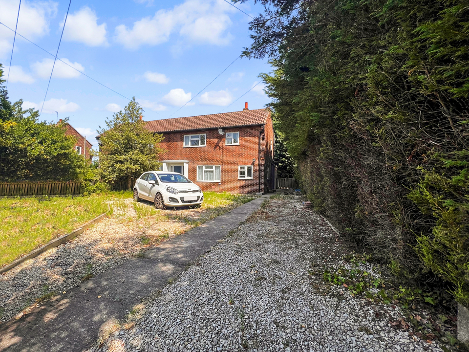 Semi-detached house for sale