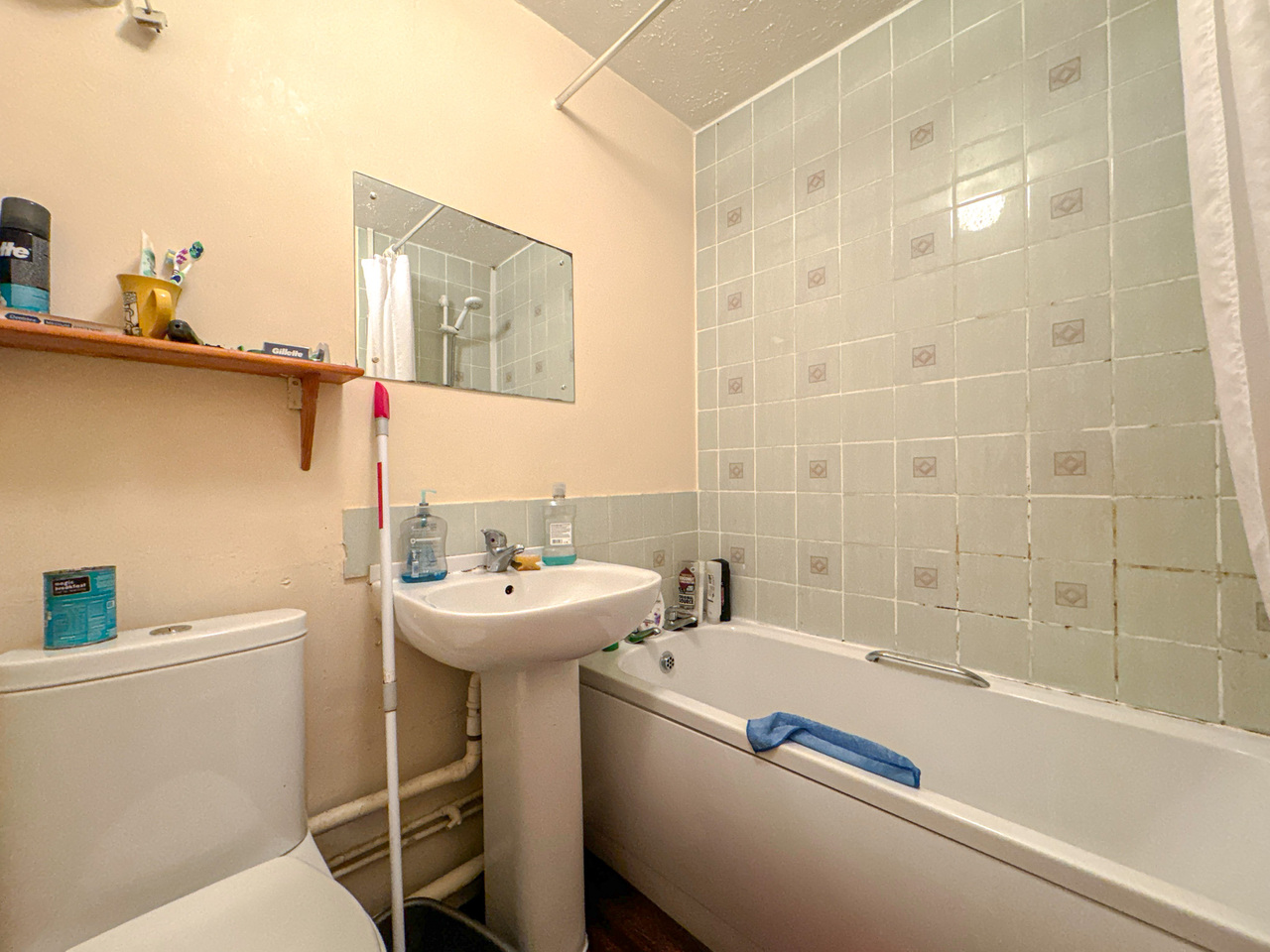 34 Nicholson Court - Bathroom