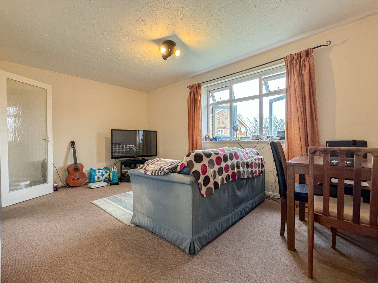 34 Nicholson Court - Living Dining Room