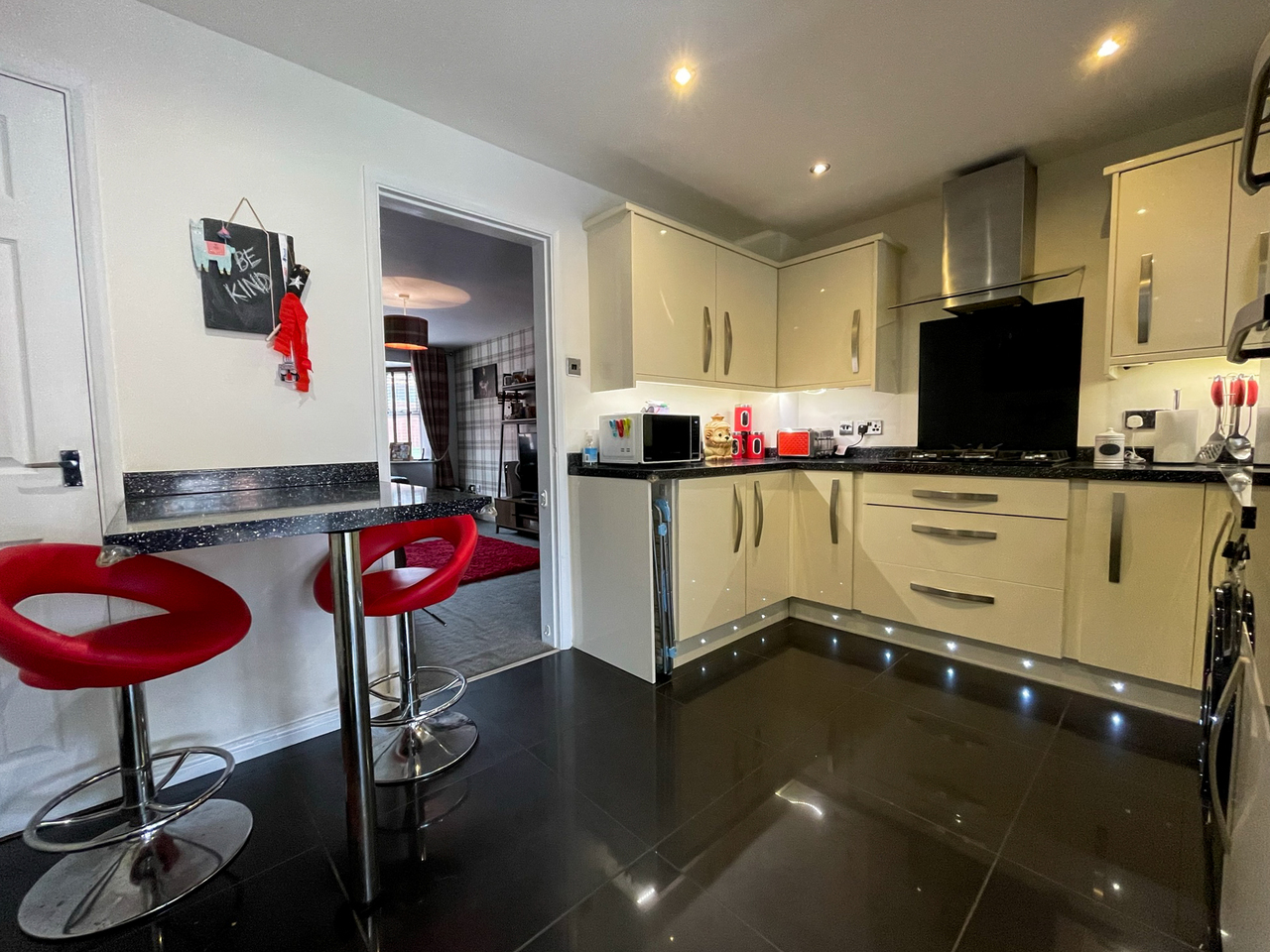 7 Abingdon Avenue - Kitchen