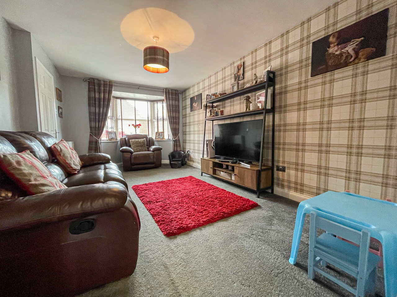 7 Abingdon Avenue - Living room