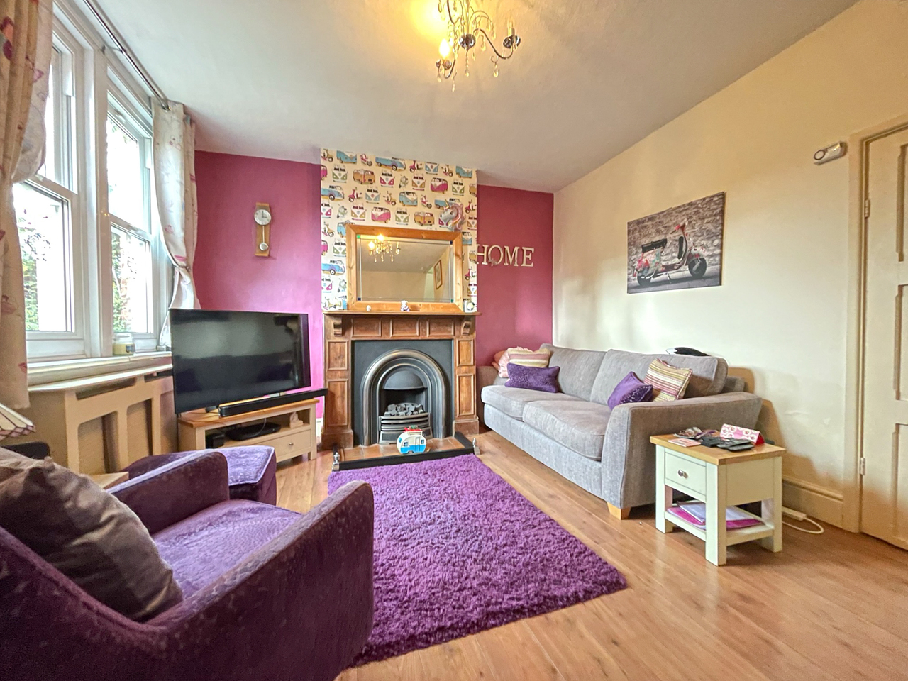 65 Old Eign Hill - Living room