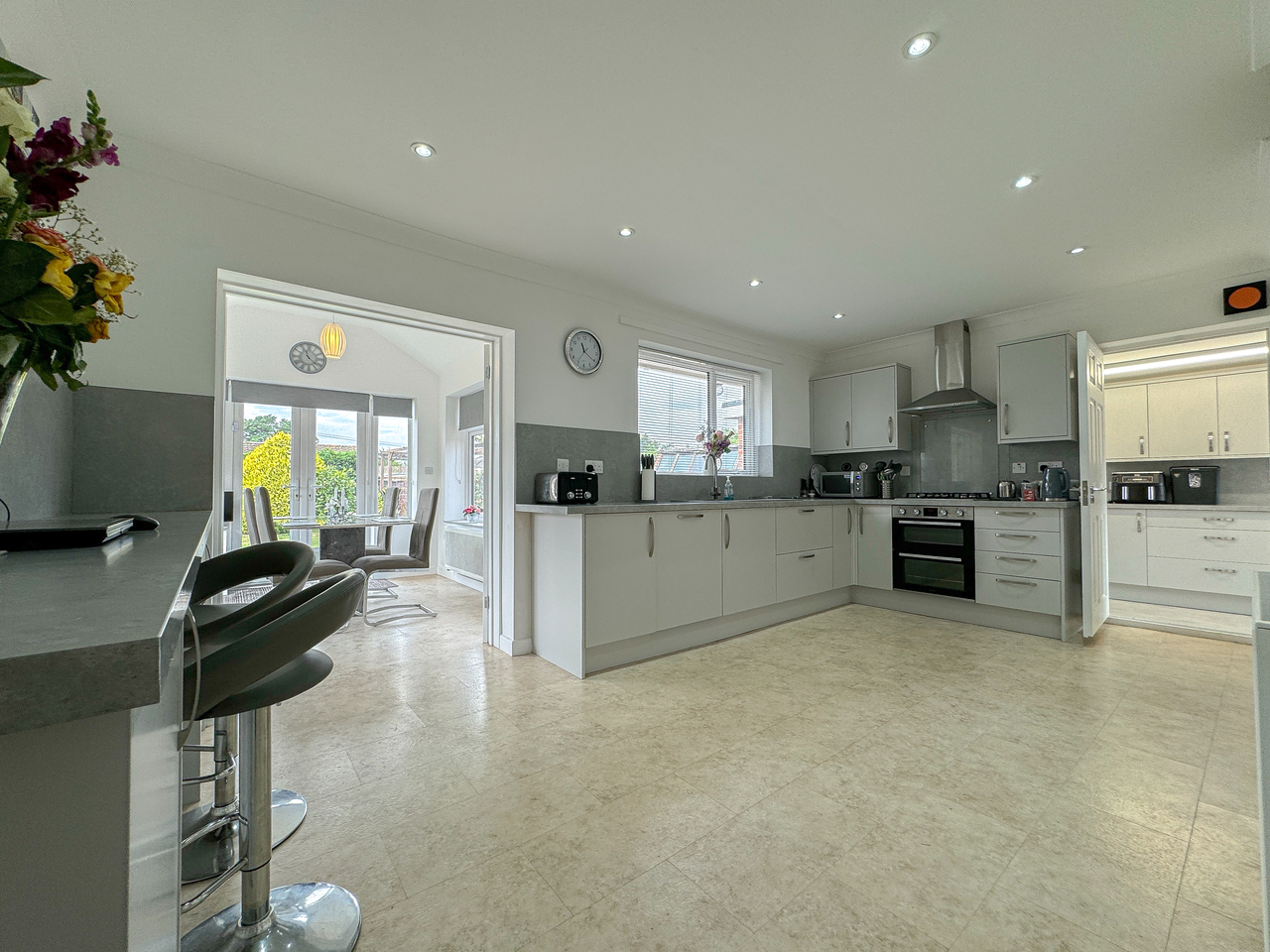 Kitchen dining room