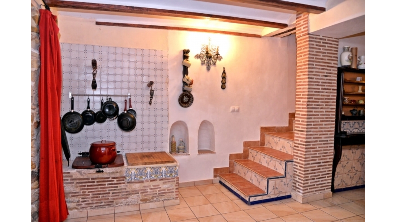 acceso-escalera-casa-rural-el-xop-el-palomar-valencia