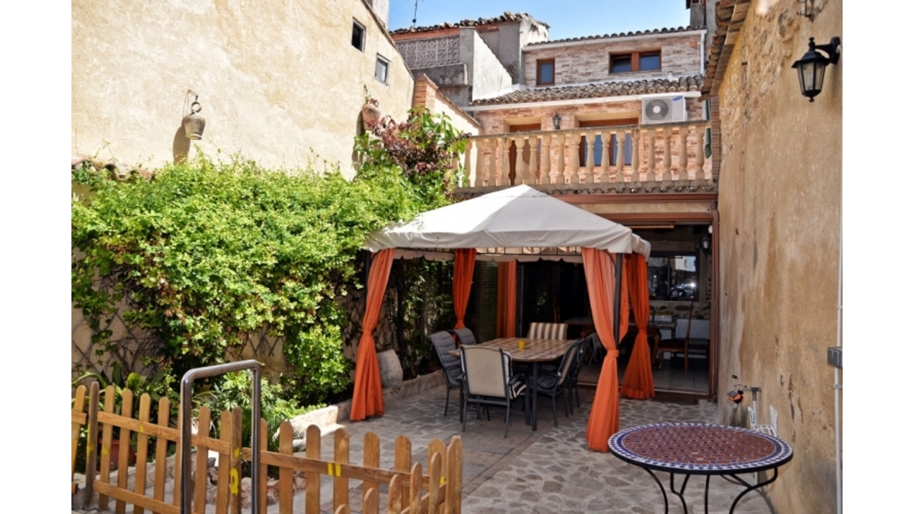 patio-casa-rural-el-xop-el-palomar-valencia