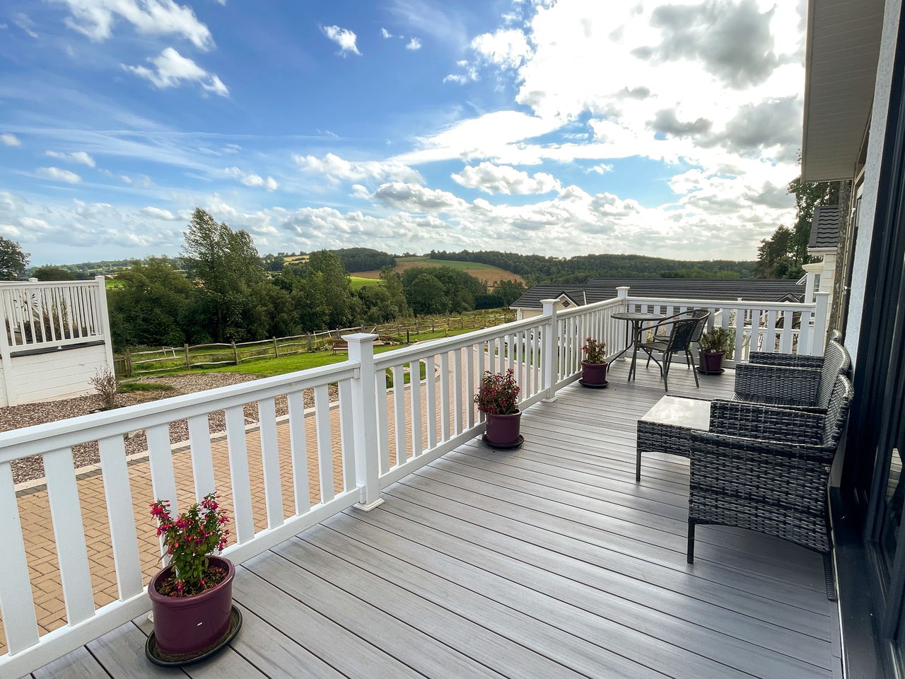 31 Castle Lake - Decking (2)