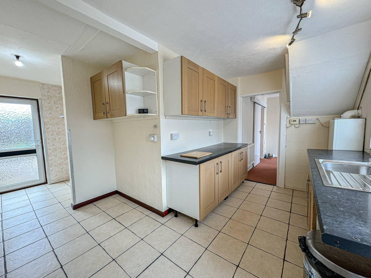 48 brampton road - kitchen