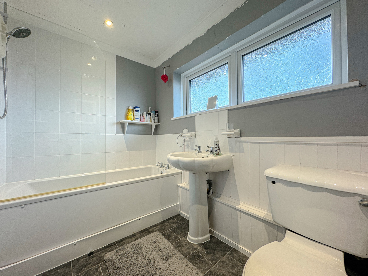 110 Brampton Road - bathroom