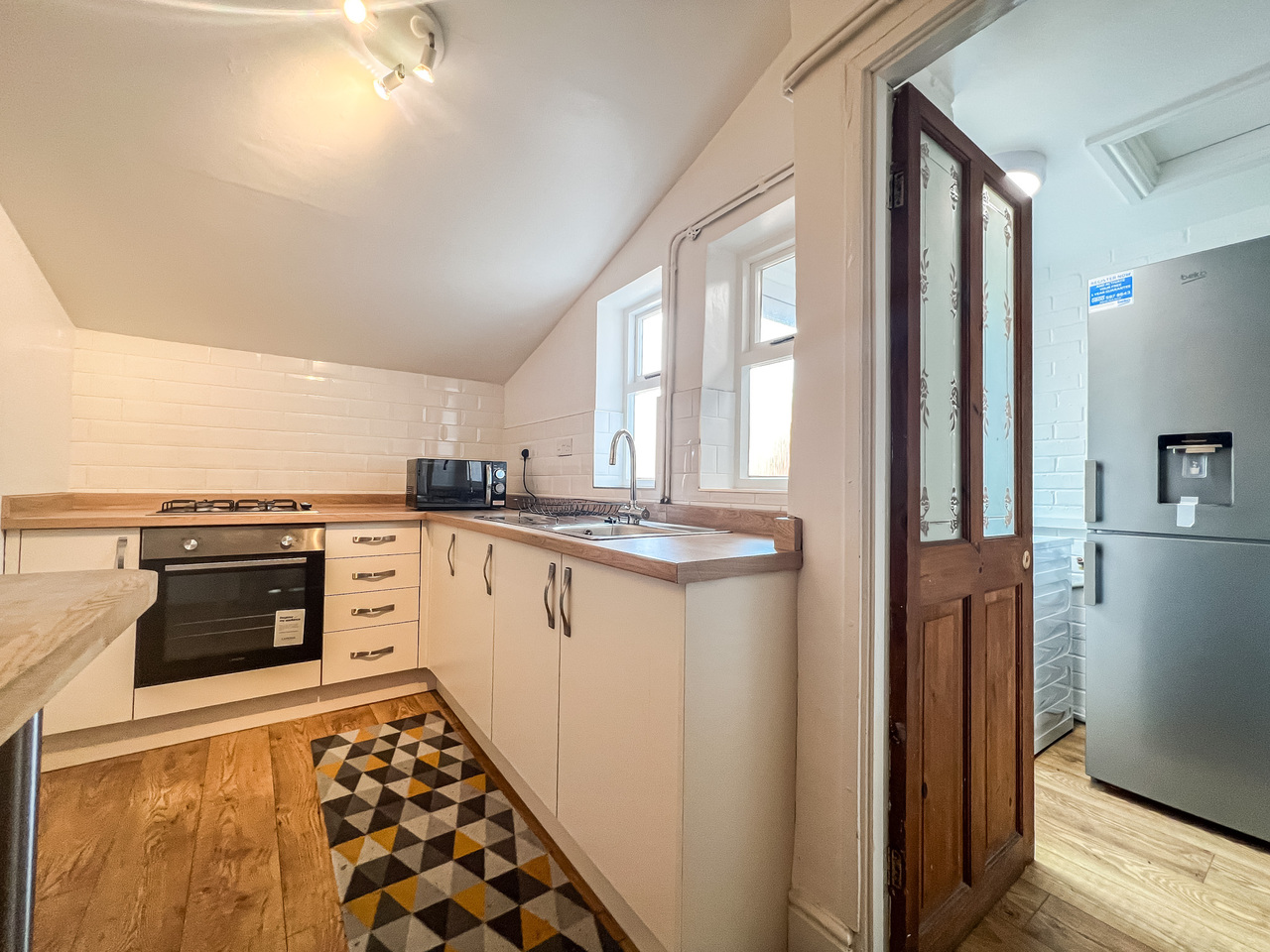 11 Spring Gardens - kitchen (2)-2