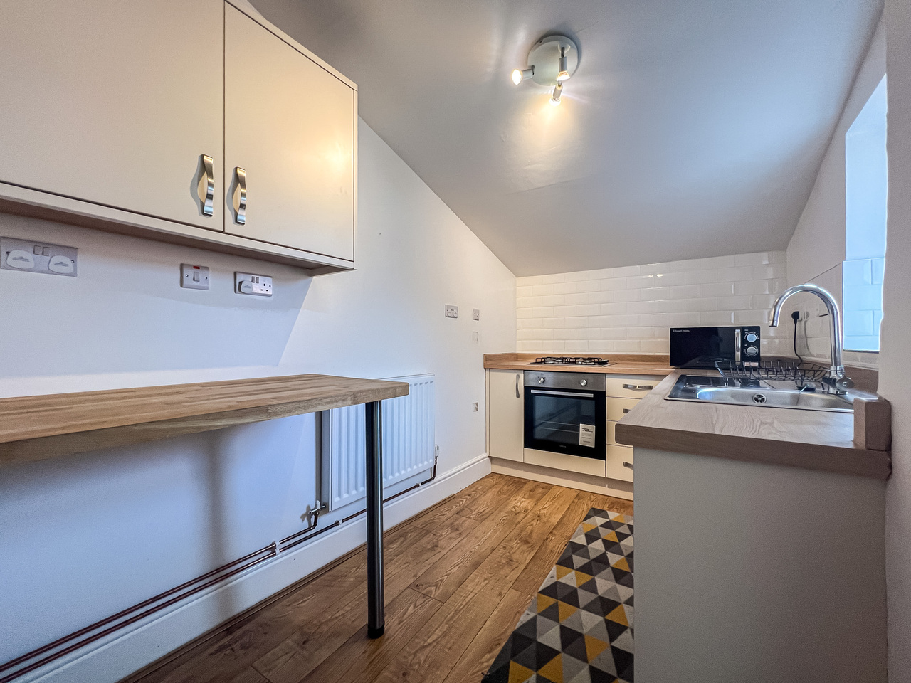 11 Spring Gardens - kitchen-2