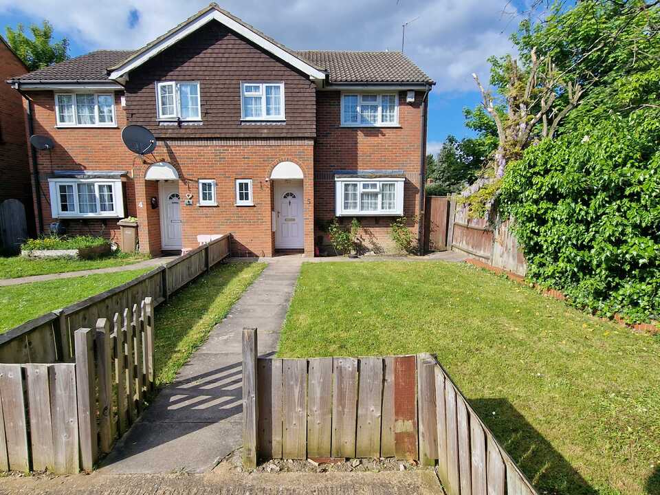 Semi-detached house for sale