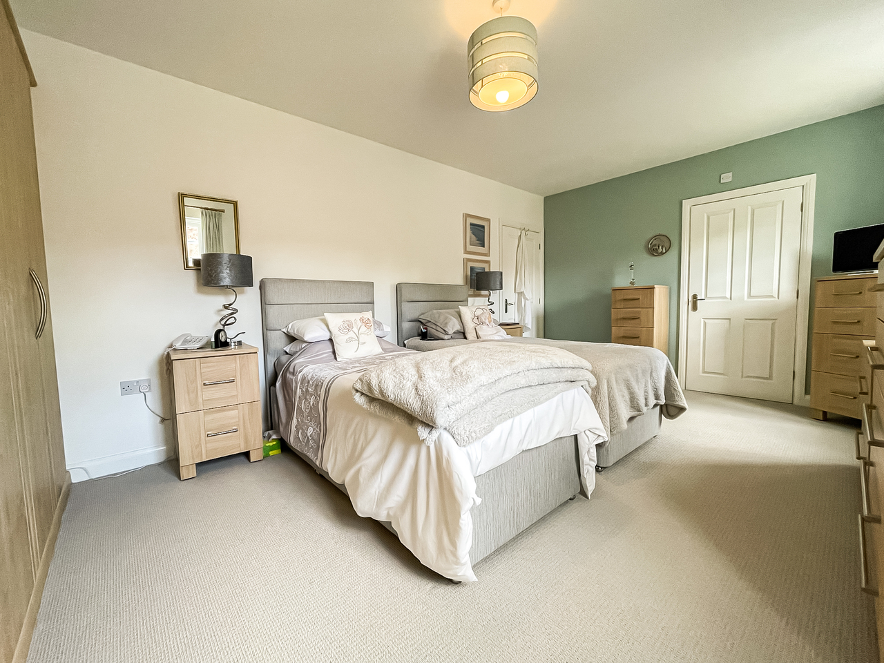 25 Woodfield Gardens - Bed 1 (2)