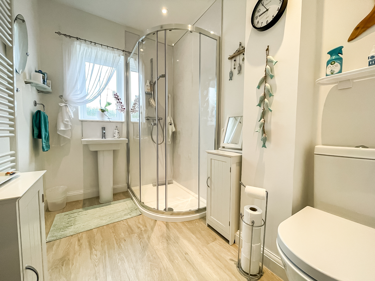 25 Woodfield Gardens - Shower room