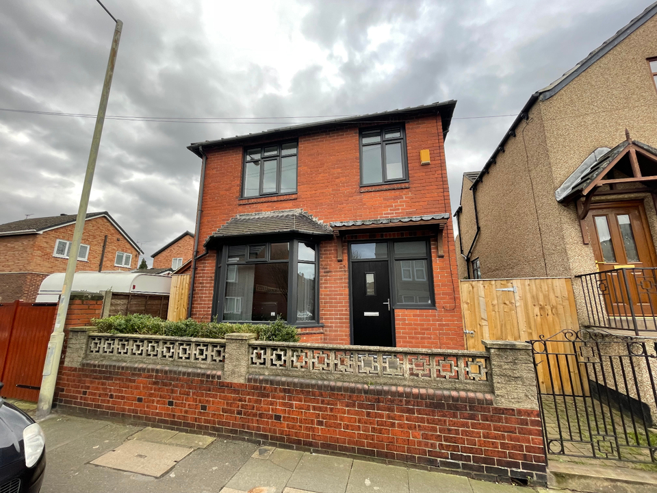 Detached house for sale