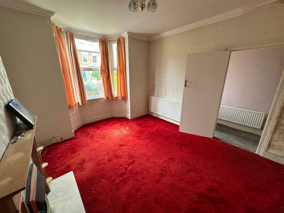 18 Worthington Road, Surbiton, Surrey, KT6 7RX Property Details