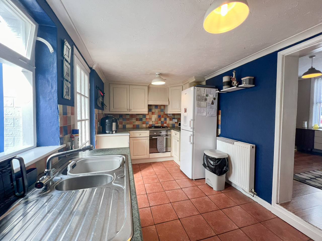 12 Guildford Street - kitchen (2)