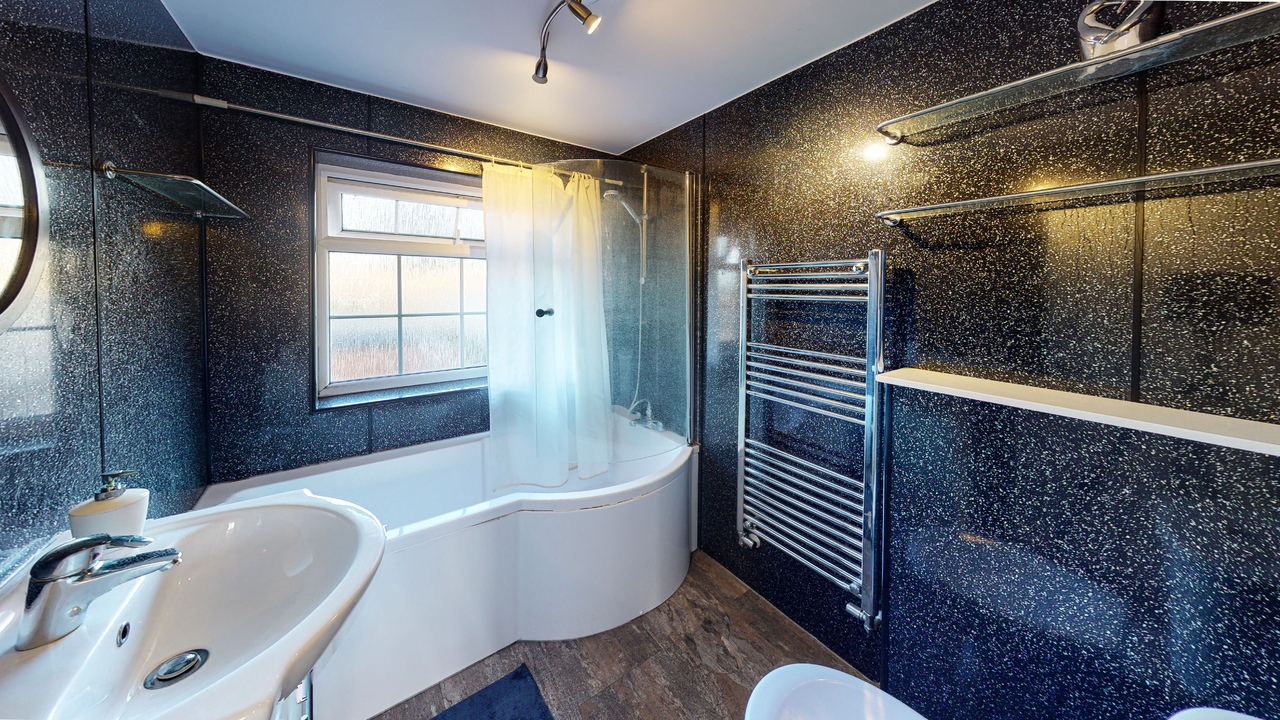 For-Sale-3-Bedroom-House-Gravesend-12092021_135447