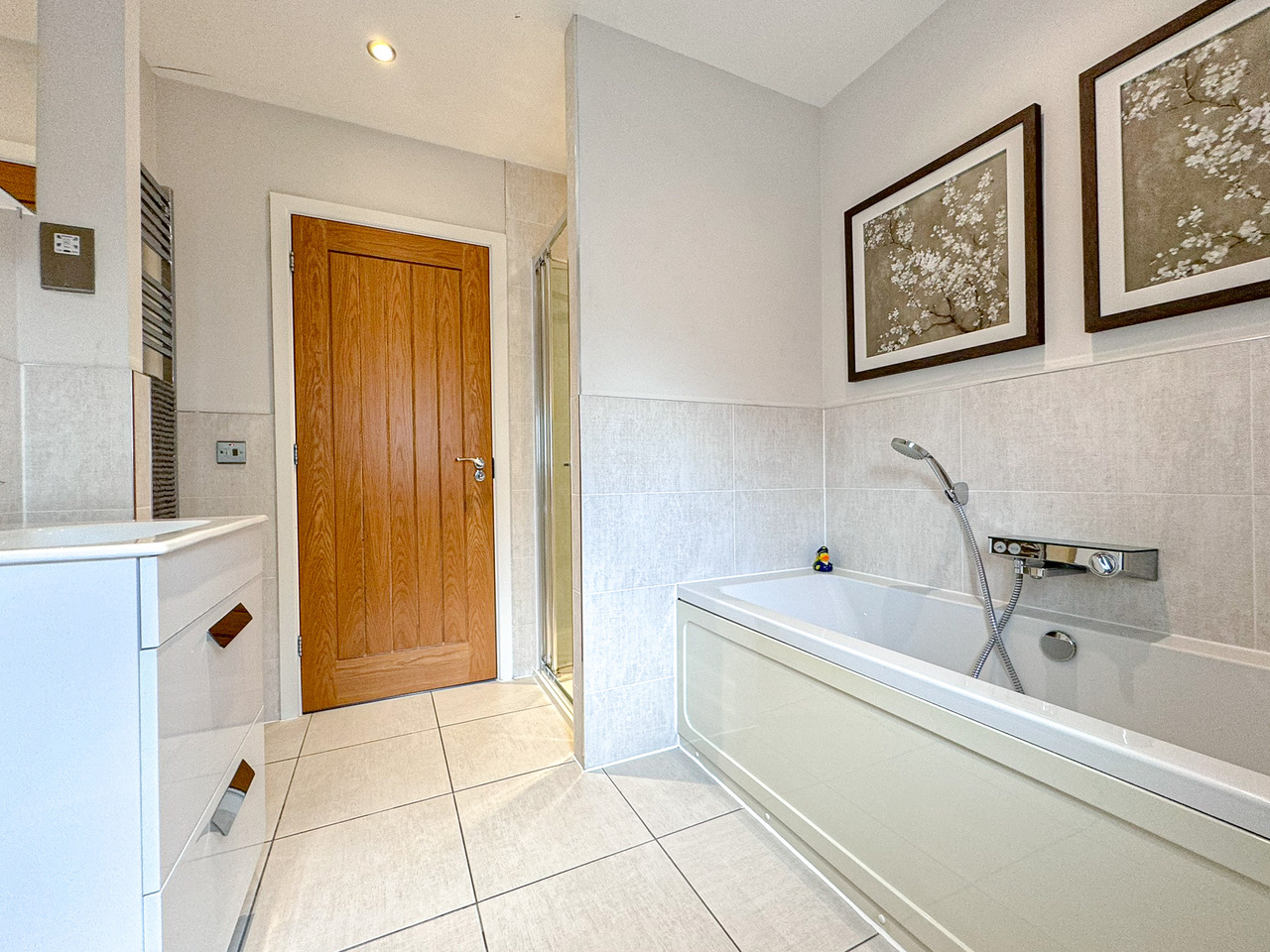 1 Avocet Rd - Bathroom (2)