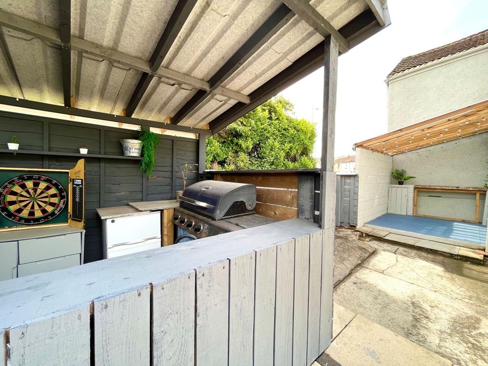 High Street, Hirwaun, Aberdare, Mid Property Details