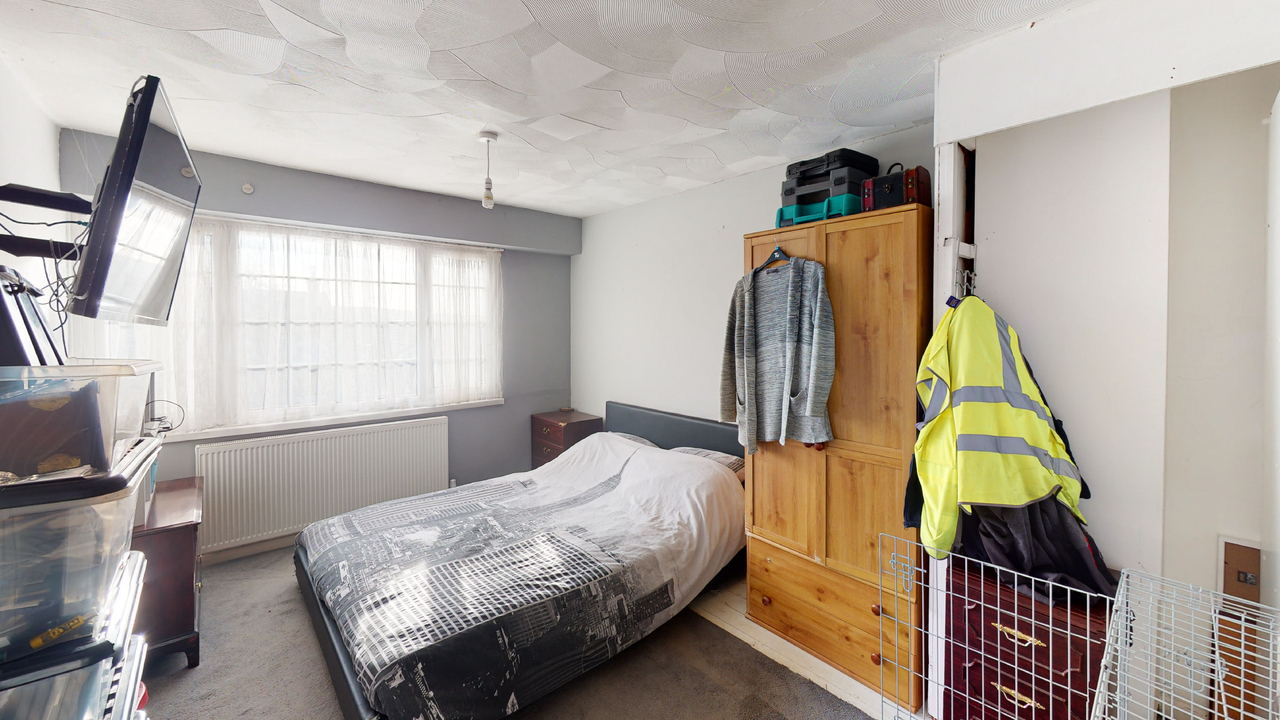 For-Sale-3-Bedroom-House-Gravesend-12092021_131558