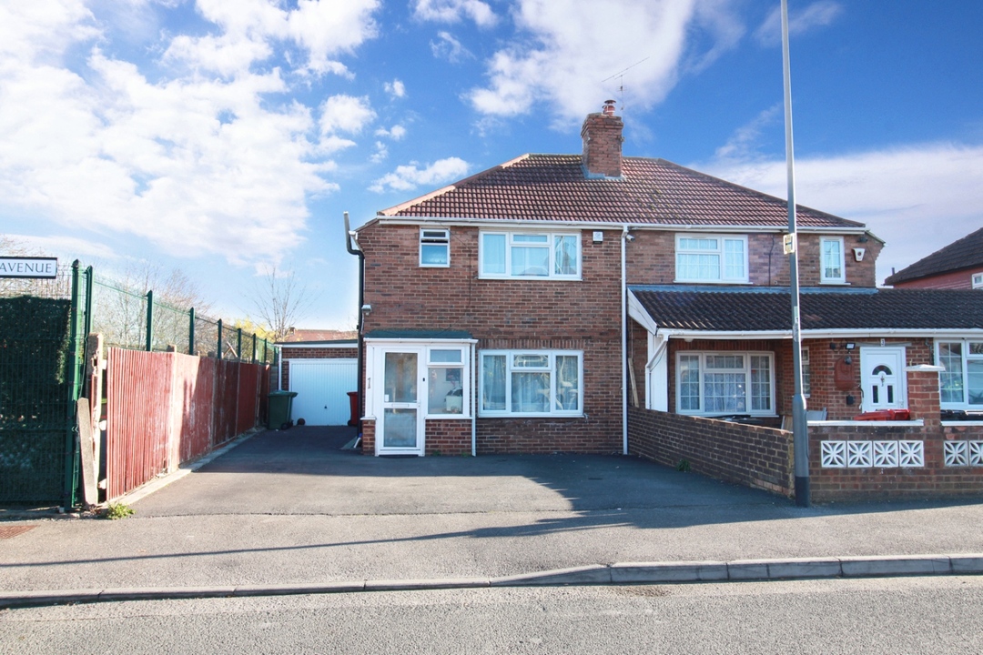 Semi-detached house for sale