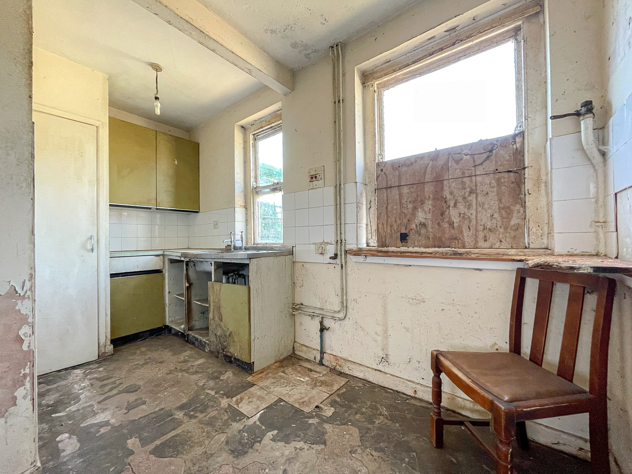 2 Westfaling Street - Kitchen (2)