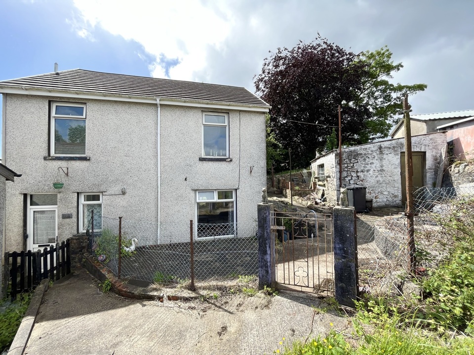 High Street, Hirwaun, Aberdare, Mid Glamorgan – Property Details