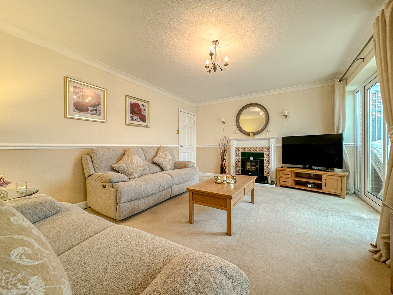 9 Haston Close - living room (2)