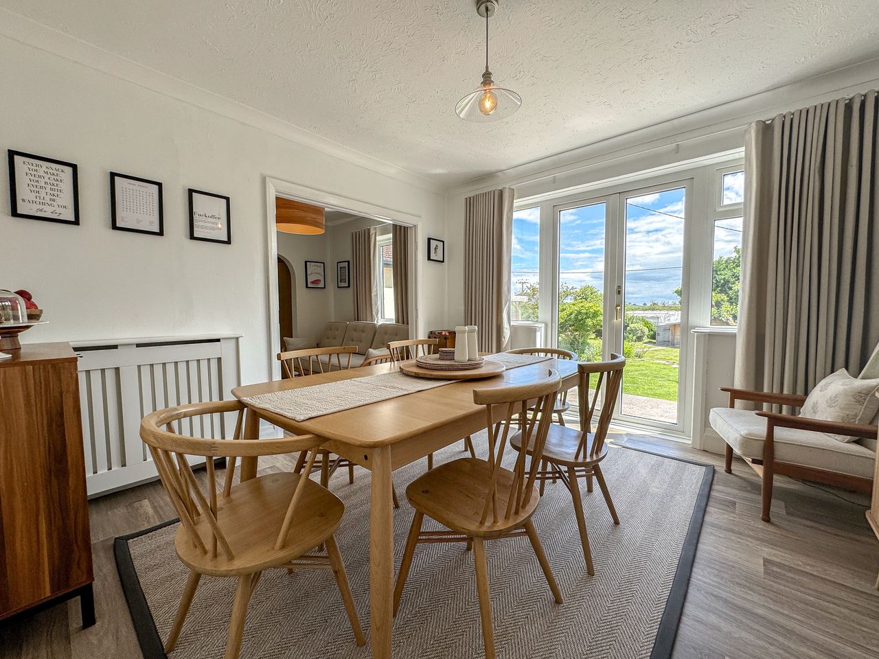 Dining room (2)