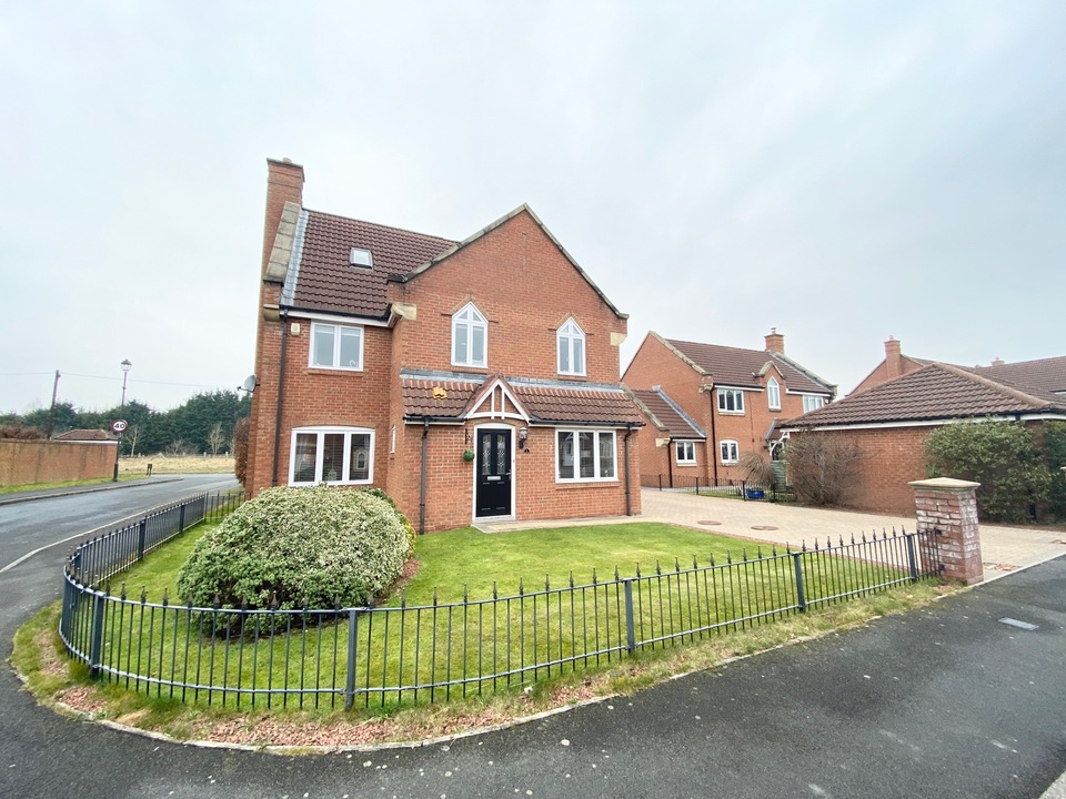 Detached house for sale