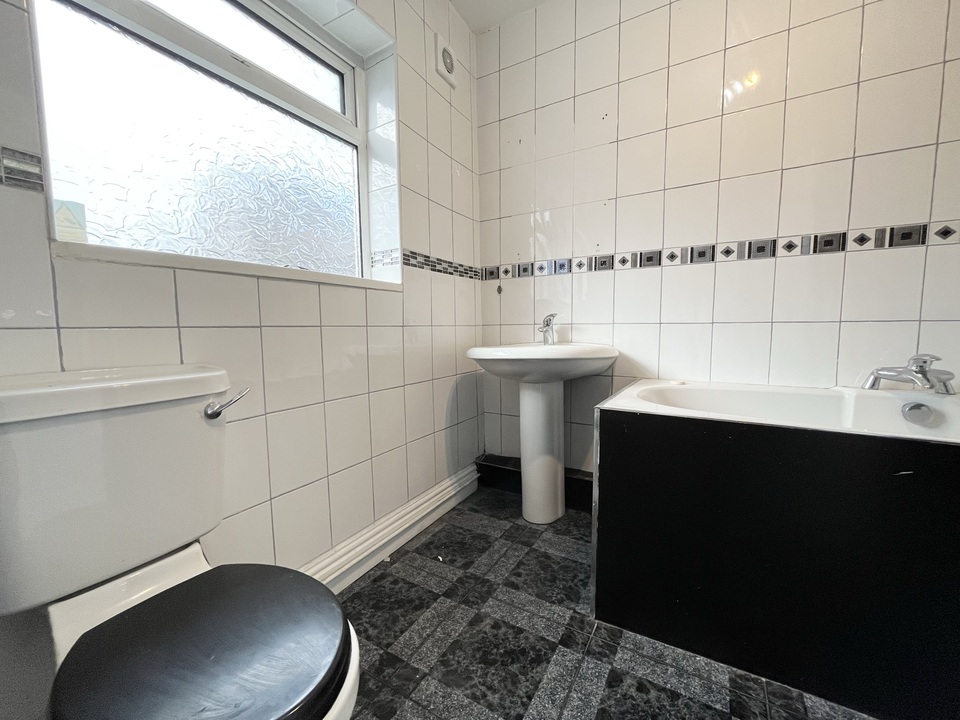 Gadlys Road, Aberdare, Mid Property Details